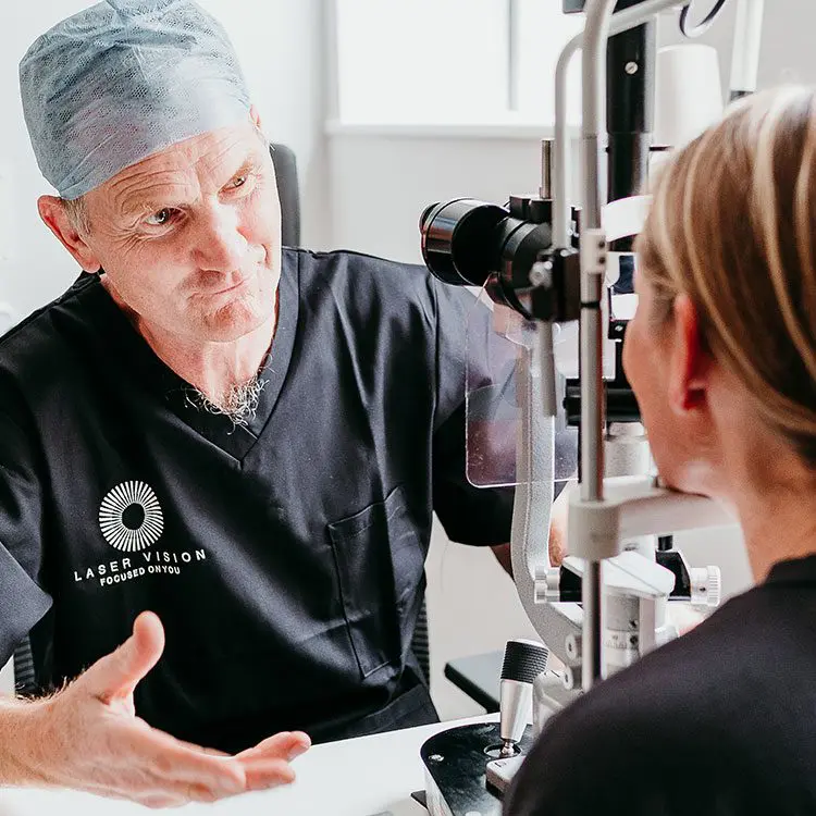 lasik eye surgeon